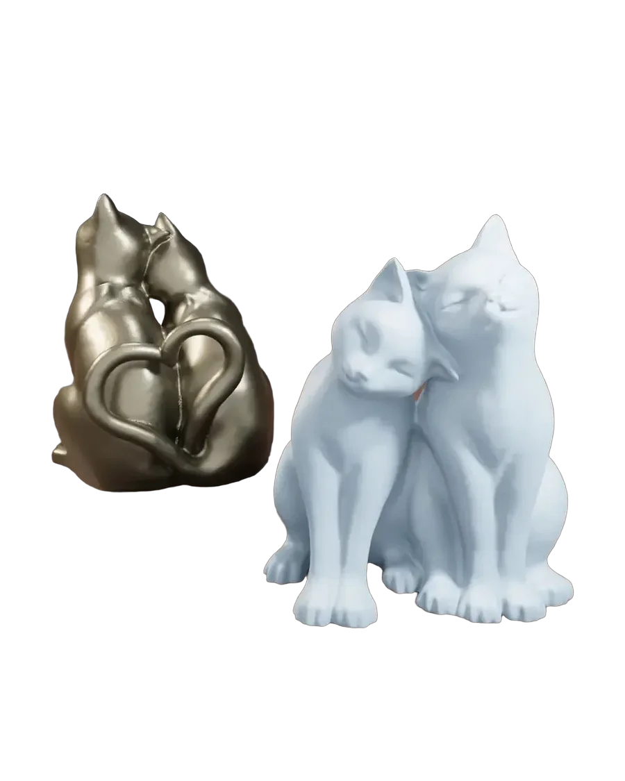 Pareja de gatos enamorados